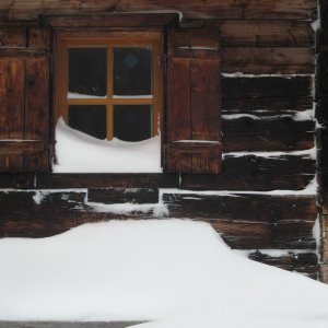 Fenster im Schnee
