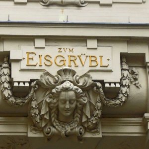 Medium 'Haus zum Eisgrübl - Wien 1' in der Kategorie 'Hausverzierungen, Ornamente'