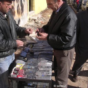 Händler mit Fernsteuerungen in Tirana