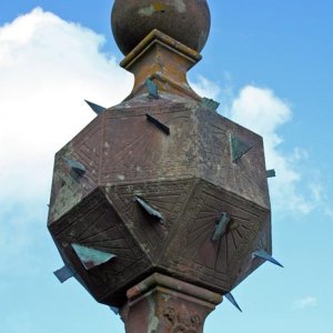 Cadran solaire geographique (Sonnenuhr)