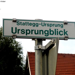 Straßenschild Stattegg in Richtung Ursprung-Quelle