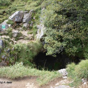 Medium 'Wildes Loch' in der Kategorie 'Höhlen'
