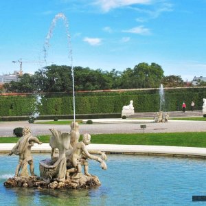 Belvedere-Brunnen im Schlosspark Belvedere in Wien