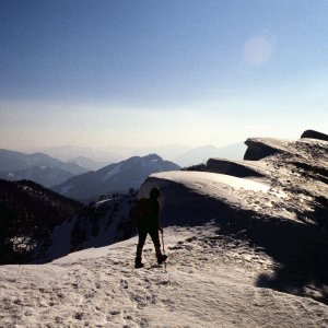 Beim Bergwandern in den Alpen
