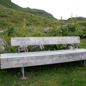 "Sprechende Bänke" am Tannberg (Auswahl)