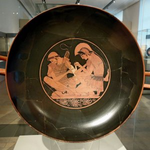 Attisch-rotfigurige Vase (Altes Museum Berlin)