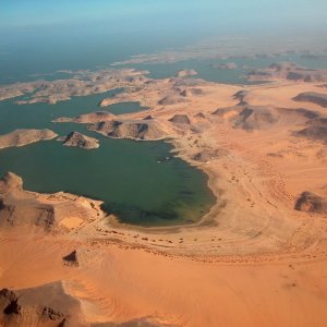 Flug von Assuan nach Abu Simbel über den Nasser-See