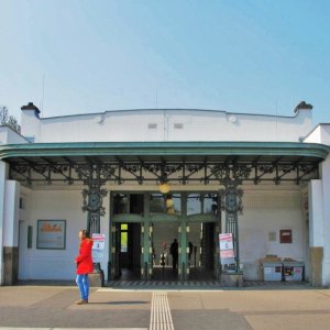 Station Friedensbrücke