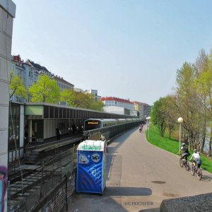 Station Friedensbrücke