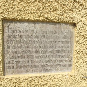 Medium 'Grabplatte Oberwölbling' in der Kategorie 'Wehrkirchen, Kirchenburgen'