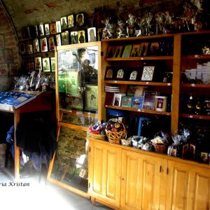 Ein Blick in den Souvenirladen vom Moldaukloster Voronet