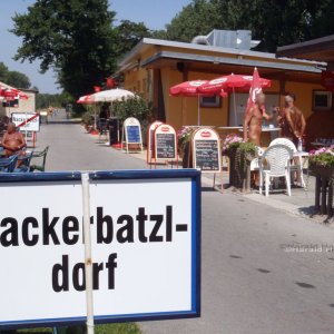 Medium 'Nackerbatzldorf' in der Kategorie 'Spiele, Freizeit und Feste'