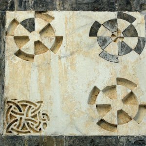 Dom zu Carrara (Italien) - Datail der Wandverzierung