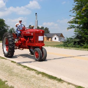 Traktor Mc Cormick Farmall