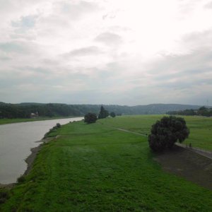 Waldschlösschenbrücke Dresden - Blick von der Brücke Richtung Loschwitz