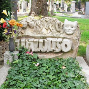 WALULISO Grab Wiener Zentralfriedhof