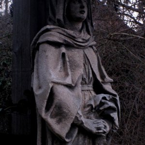 Graz St. Veit, Skulptur am Friedhof bei der Kirche St.Veit