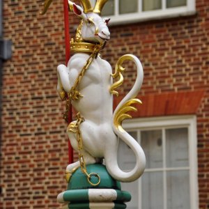 Chapel Court in Hampton Court Palace (London)