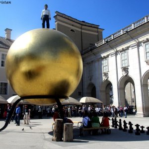 Salzburg Sphaera- in der Altstadt beim Dom