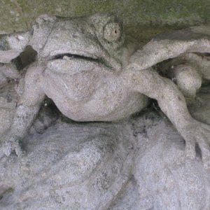 Hermesvilla, Detail Brunnen