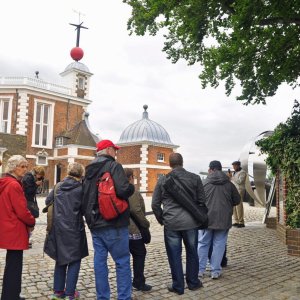 Greenwich-London: Warten auf ein Foto am Meridian