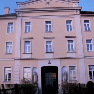 Karmelitenkloster Maria Schnee, Innenhof