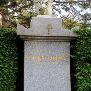 Grabstätte Heinz Conrads Hietzinger Friedhof