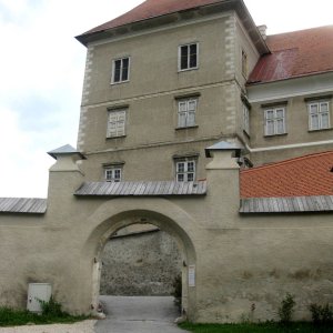 Benediktinerstift St. Lambrecht- Durchgang zum großen Klostergarten