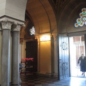 Medium 'Kirche Hl. Kyrill und Method, Zentralfriedhof Graz' in der Kategorie 'Kirchen, Wallfahrtskirchen'