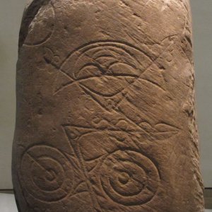 Stein mit Verzierungen von den Pikten- Nationalmuseum Edinburgh