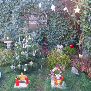 Kleiner Grabgarten, Am Friedhof St. Veit