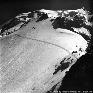 In den Alpen / Mountain scene in the Alps