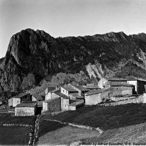 Dorf in der Provence um 1930