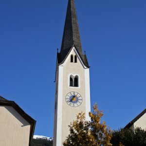 Kirchturm der Pfarrkirche Sankt Donatus in Patsch