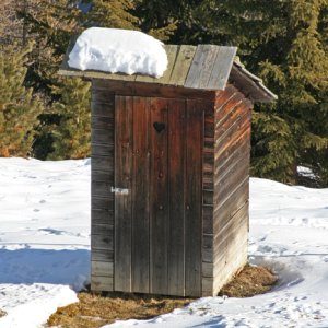 Plumpsklo bei der Winklerner Hütte