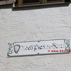 Alpenvereinsschild Adolf Pichler-Hütte