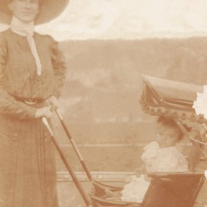 Kinderwagen um 1910