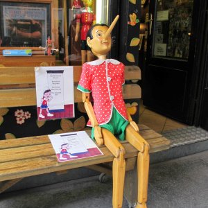 Pinocchio, Geschäftsreklame Wien