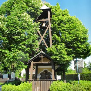 Dorfkapelle mit Glockenturm