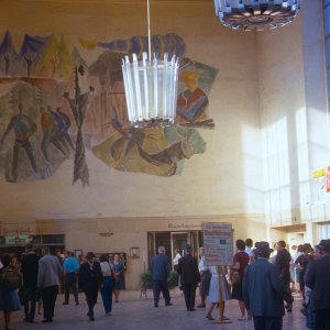 Innsbruck Hauptbahnhof, Bahnhofshalle um 1965