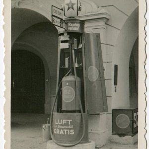 Tankstelle um 1920