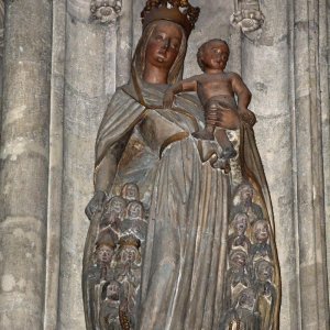 Stephansdom Wien - Schutzmantelmadonna