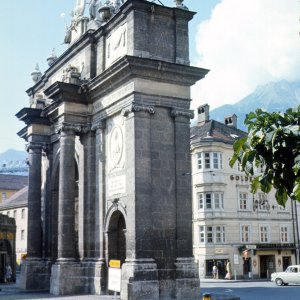 Innsbruck, Triumphpforte im Jahr 1975