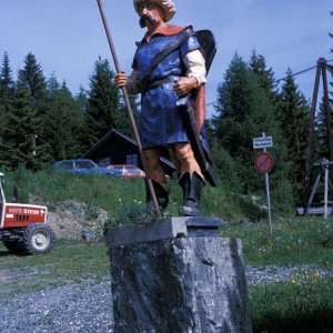 Suche: Denkmal/Statue in alpinem Umfeld