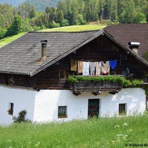 Bauernhaus mit Schurz, Tagusens, Südtirol