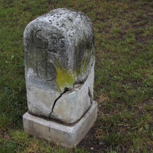 Suche: Rätselhafter Stein in Dornbach