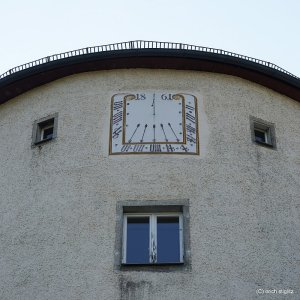 Sonnenuhr Englburg, Tittling