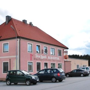 Medium 'Dorfgasthaus Kropik' in der Kategorie 'Gasthaus, Gastwirtschaft, Wirtshaus, Gastgarten, Bar und Kneipe'