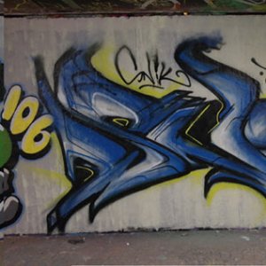 Graffiti-Produktion mehrerer Künstler:CesarOne.SNC-Snik-Vogel
