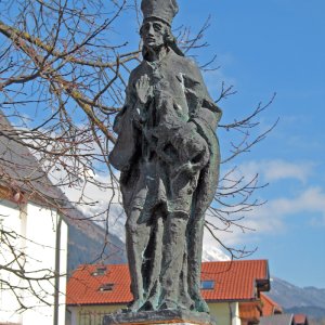 hl. Vigil als Brunnenfigur in Thaur, Tirol